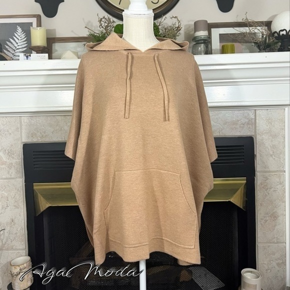 Lou & Grey Tan Hooded Cape with Kangaroo Pockets - Picture 2 of 11